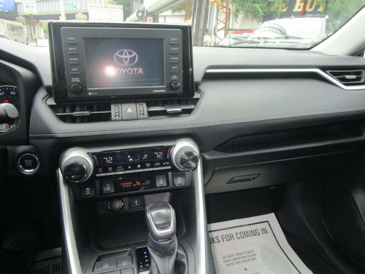 Toyota RAV4 XLE Premium AWD 2021