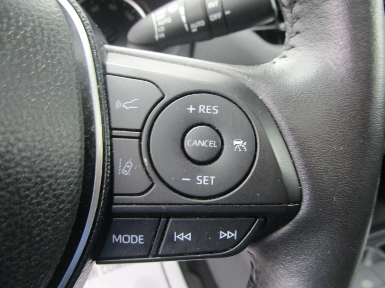 Toyota RAV4 XLE Premium AWD 2021