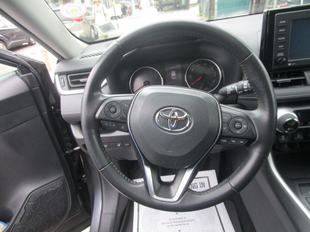 Toyota RAV4 XLE Premium AWD 2021