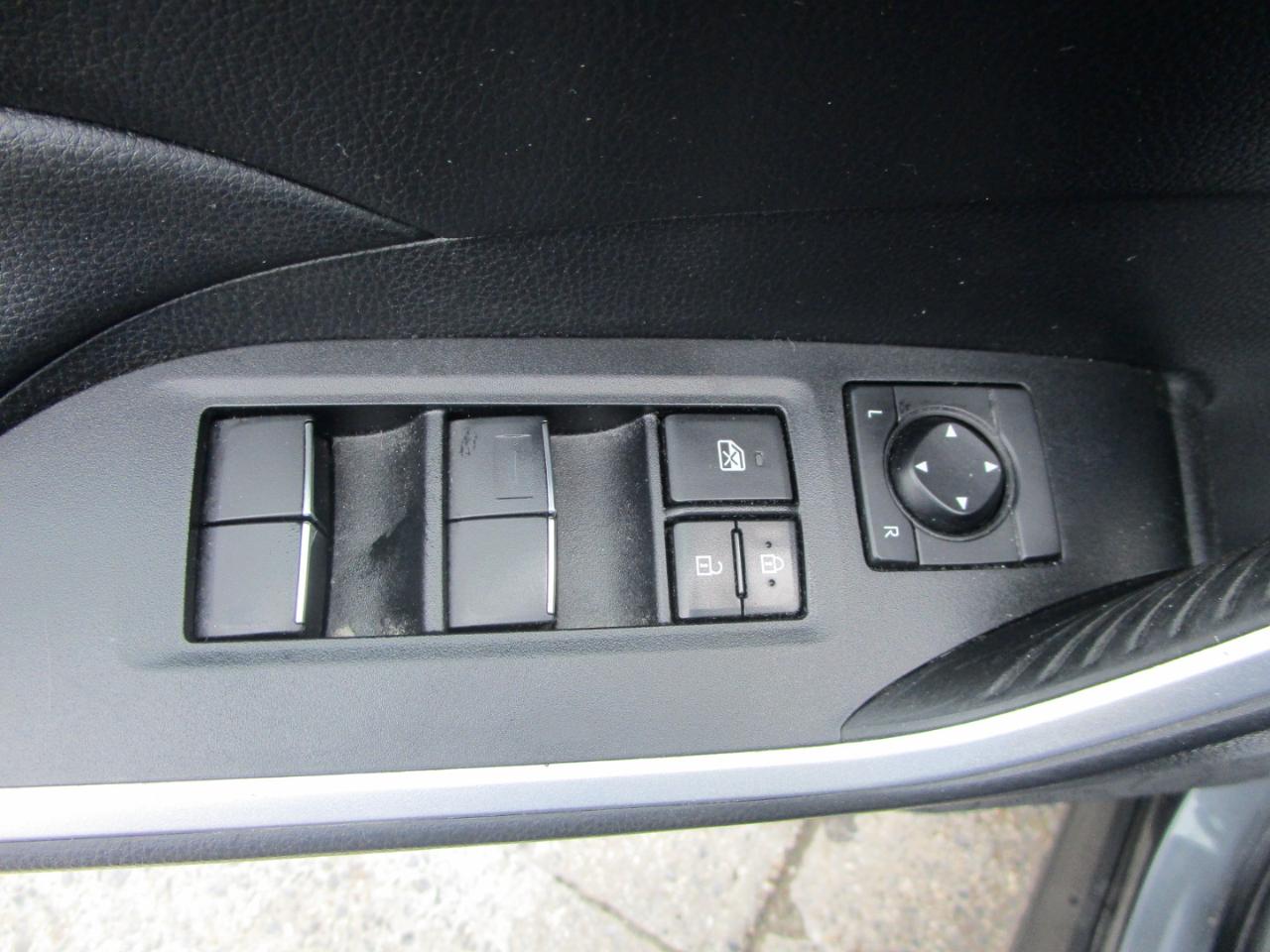 Toyota RAV4 XLE Premium AWD 2021