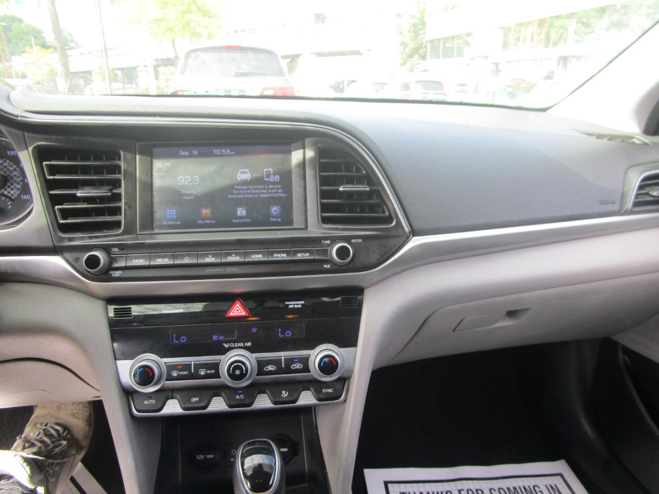 Hyundai Elantra SEL 2020
