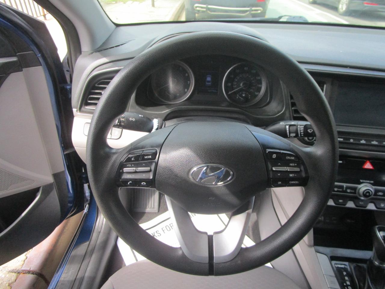 Hyundai Elantra SEL 2020