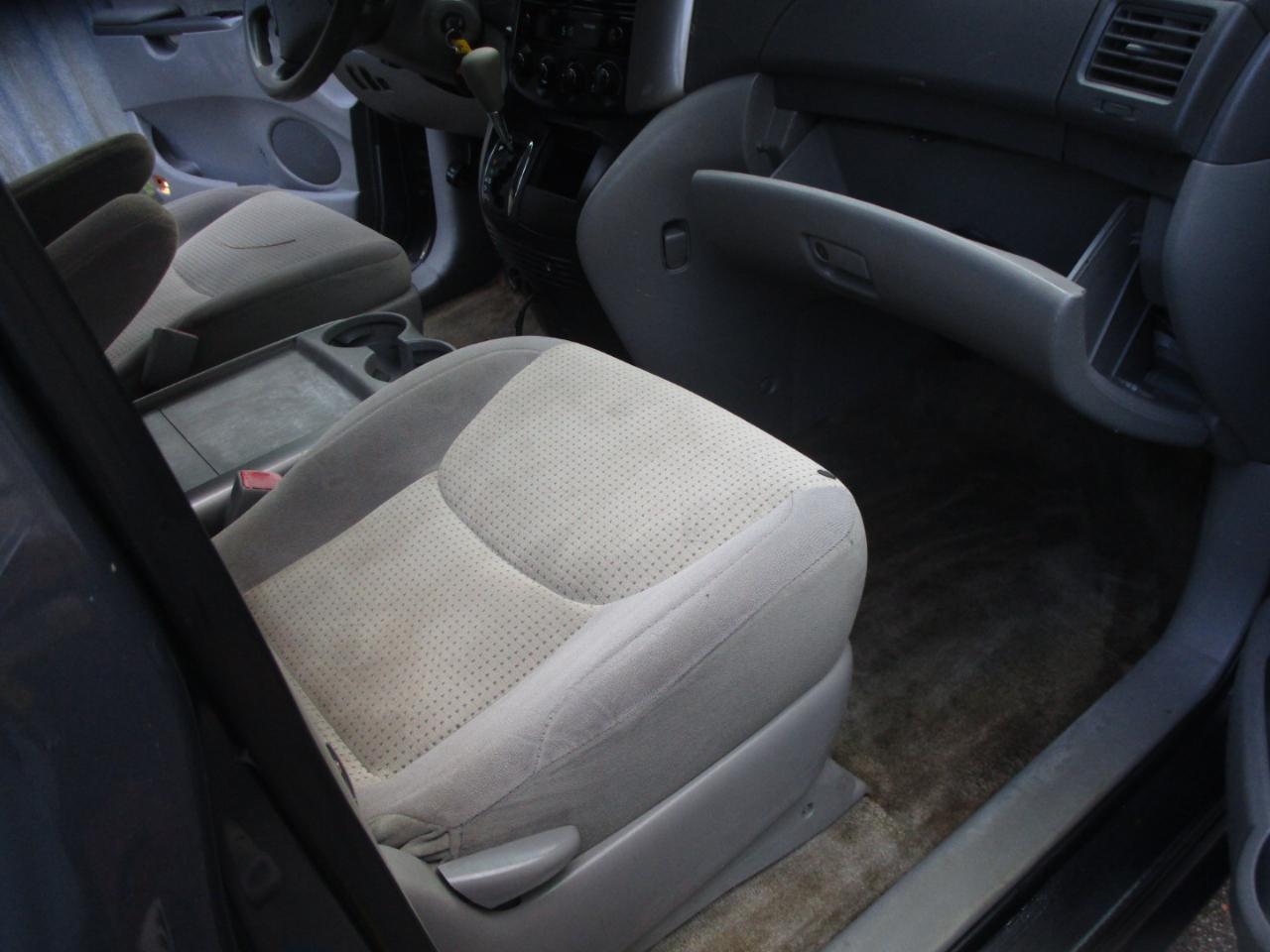 Toyota Sienna LE FWD 7 Passenger 2009