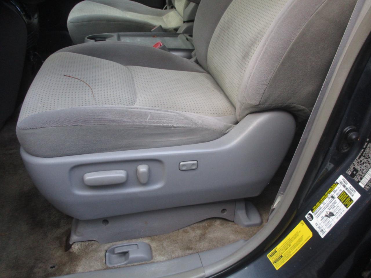 Toyota Sienna LE FWD 7 Passenger 2009