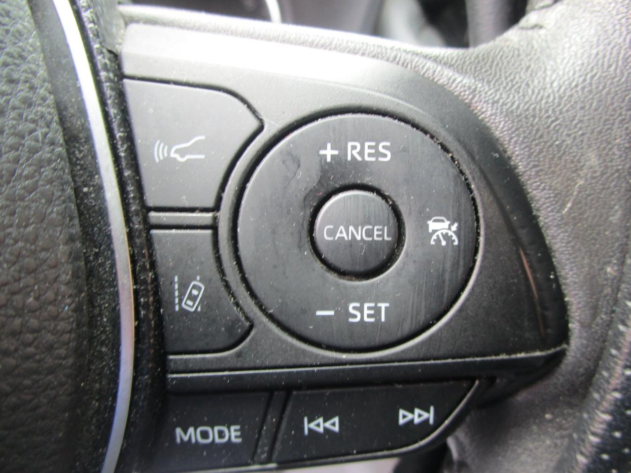Toyota RAV4 Hybrid XLE 2021