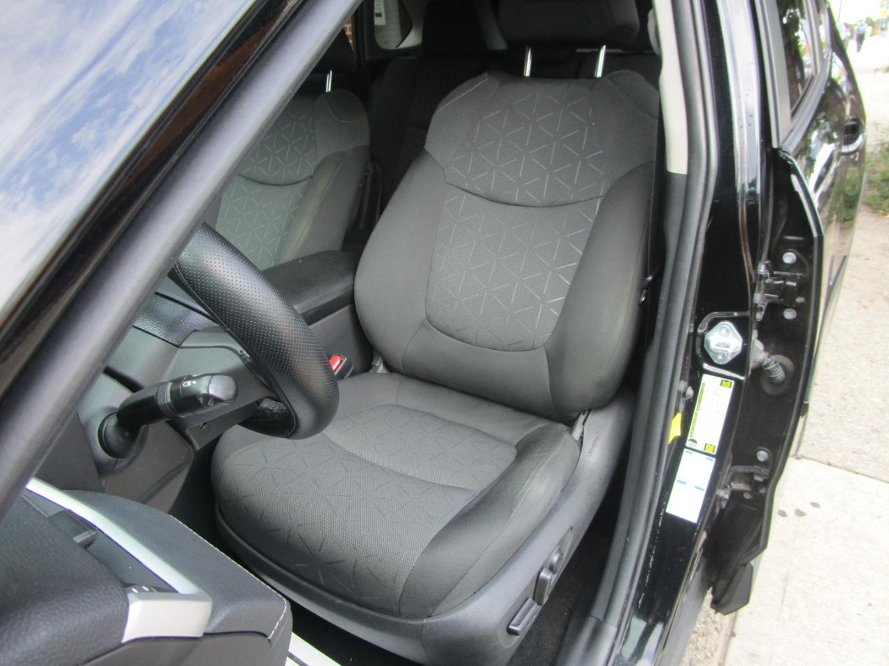 Toyota RAV4 Hybrid XLE 2021
