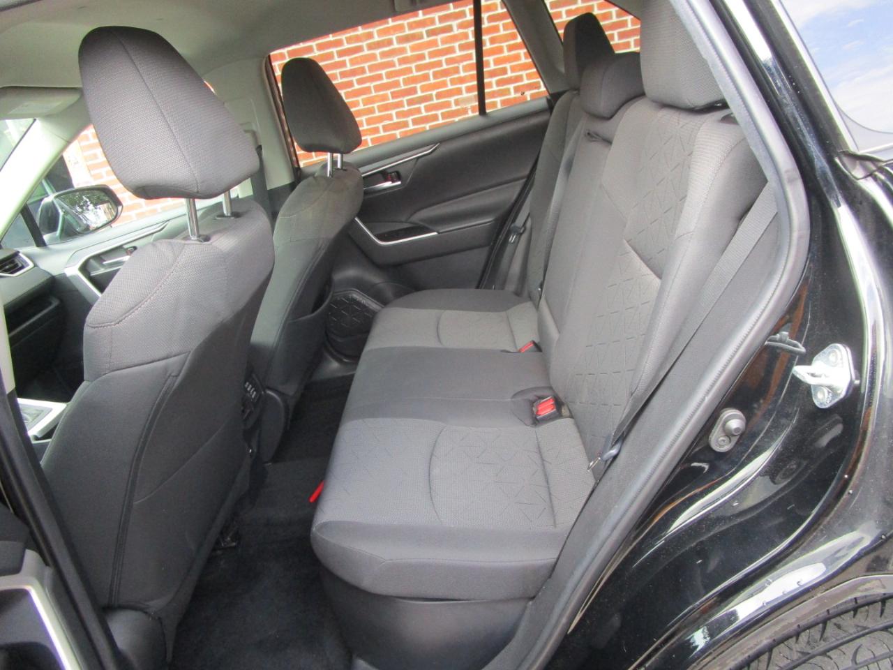 Toyota RAV4 Hybrid XLE 2021