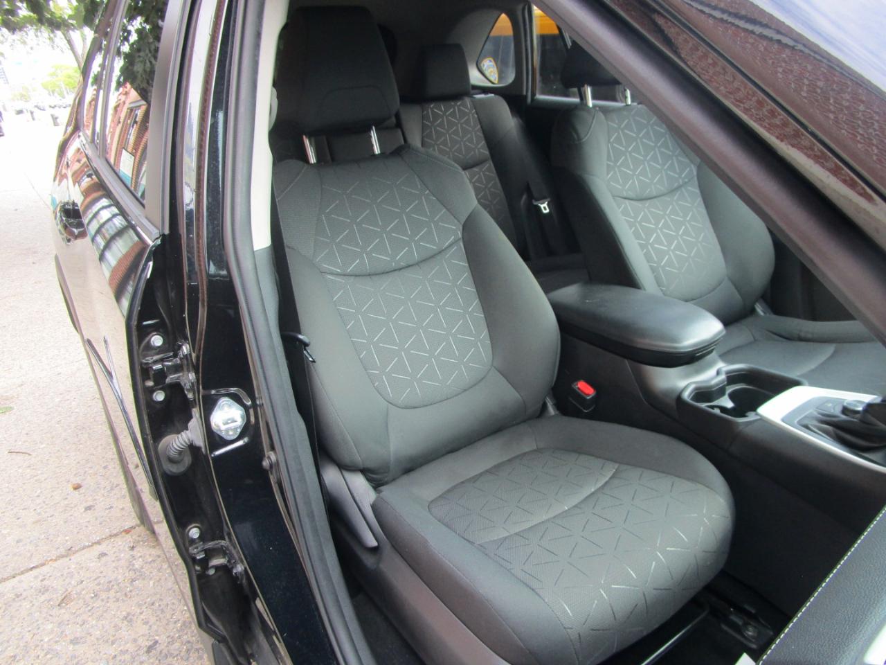 Toyota RAV4 Hybrid XLE 2021