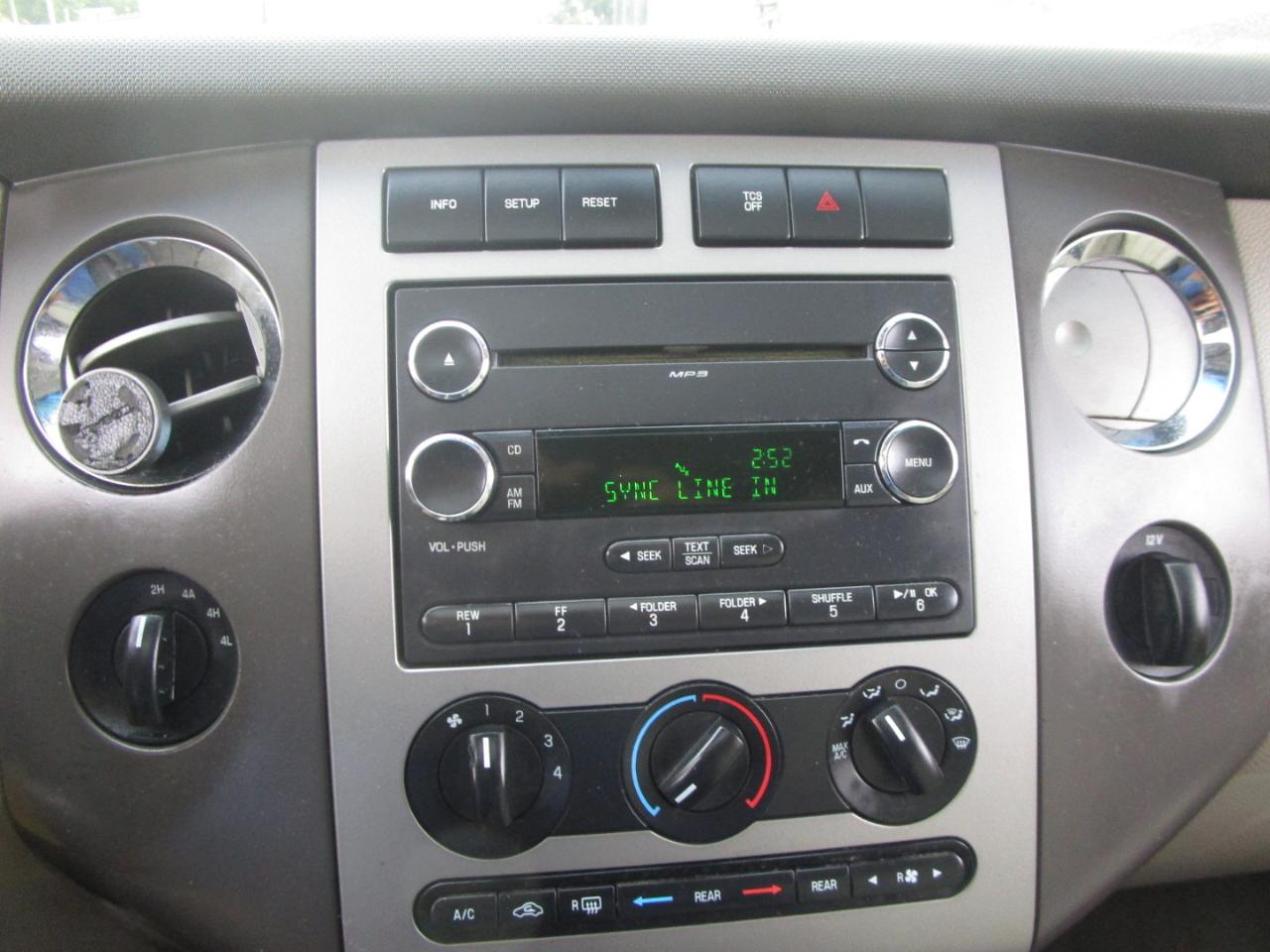 Ford Expedition XLT 4WD 2013