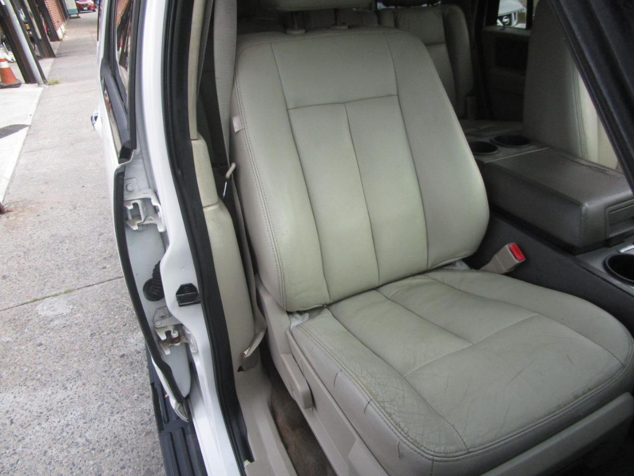 Ford Expedition XLT 4WD 2013