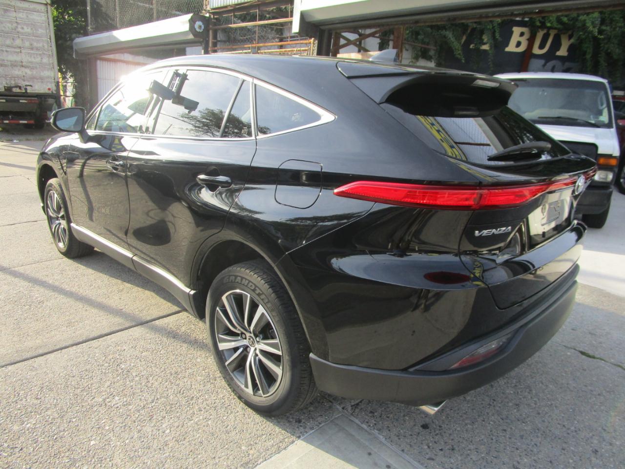 Toyota Venza  2023