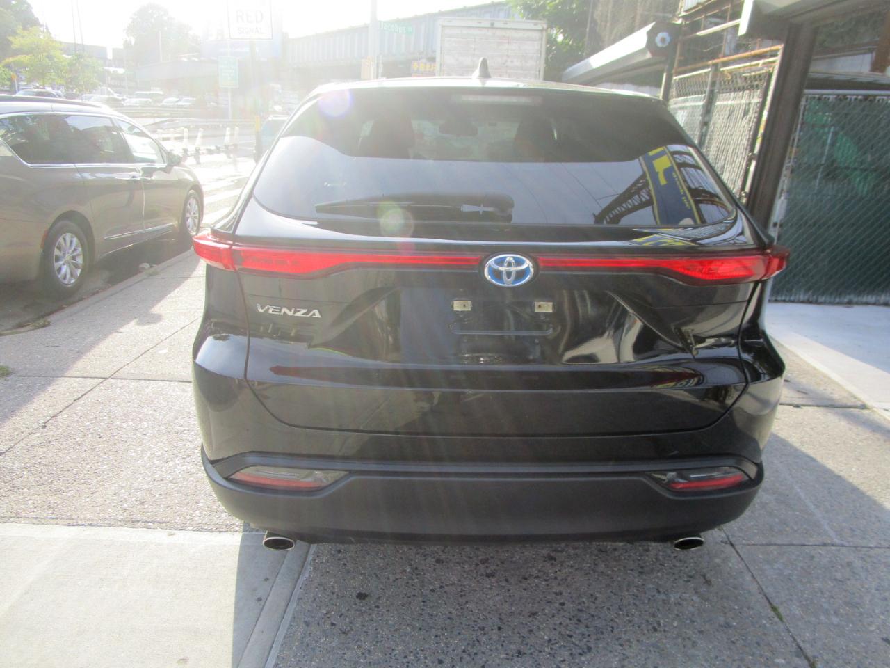 Toyota Venza  2023