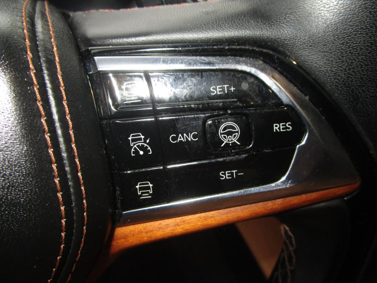 Jeep Grand Cherokee L Summit 4WD 2023