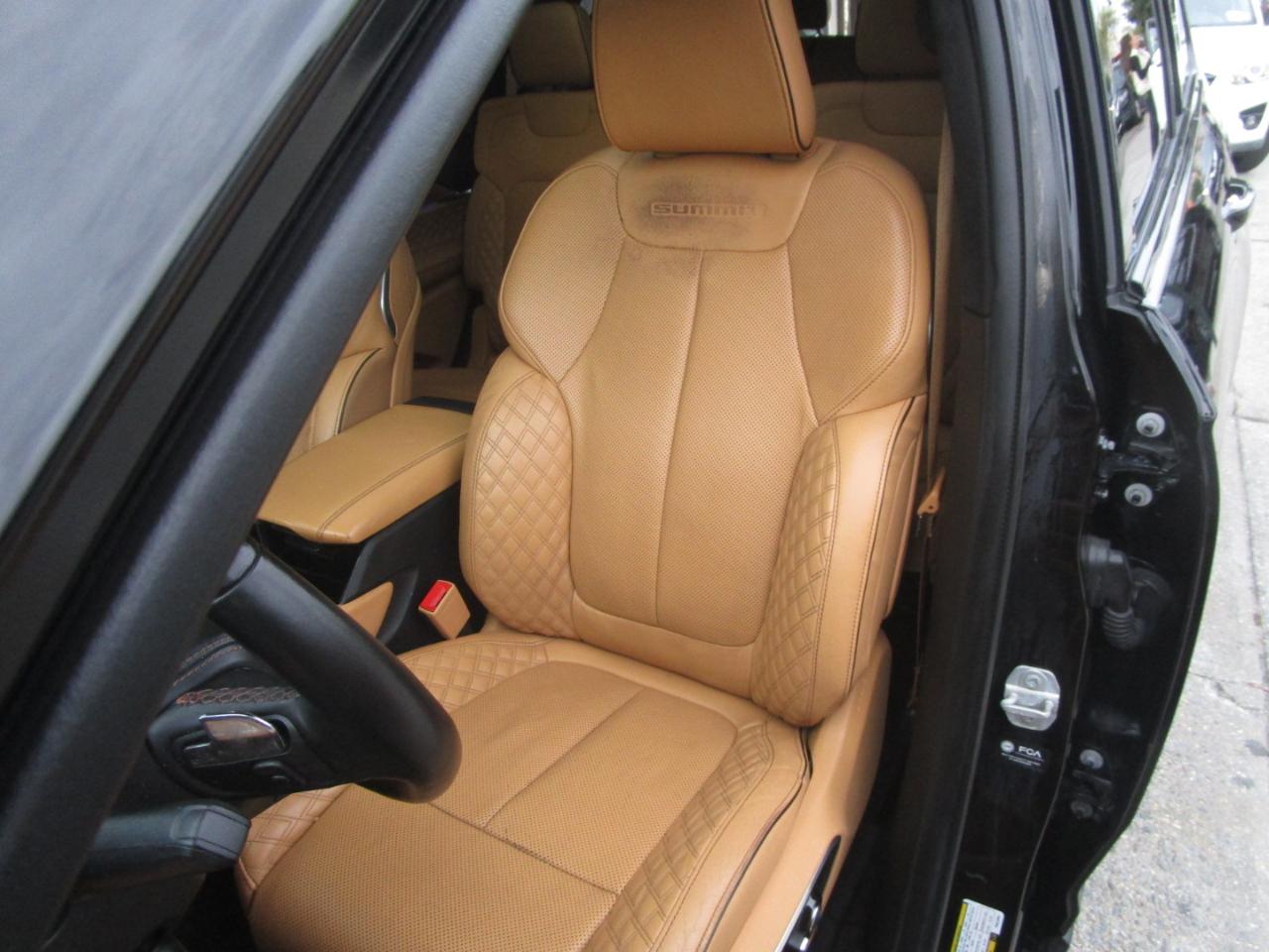Jeep Grand Cherokee L Summit 4WD 2023