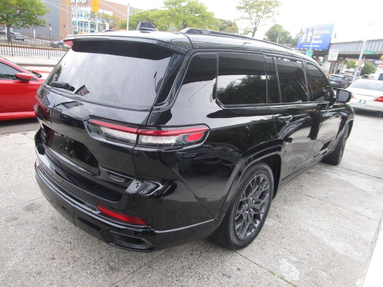 Jeep Grand Cherokee L Summit 4WD 2023