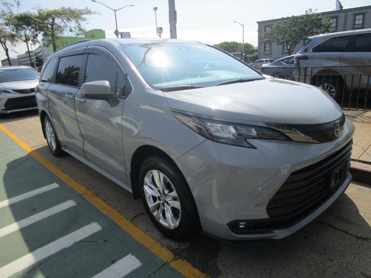 Toyota Sienna  2023