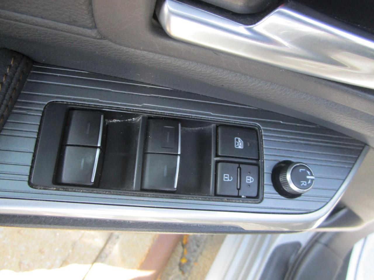 Toyota Sienna  2023