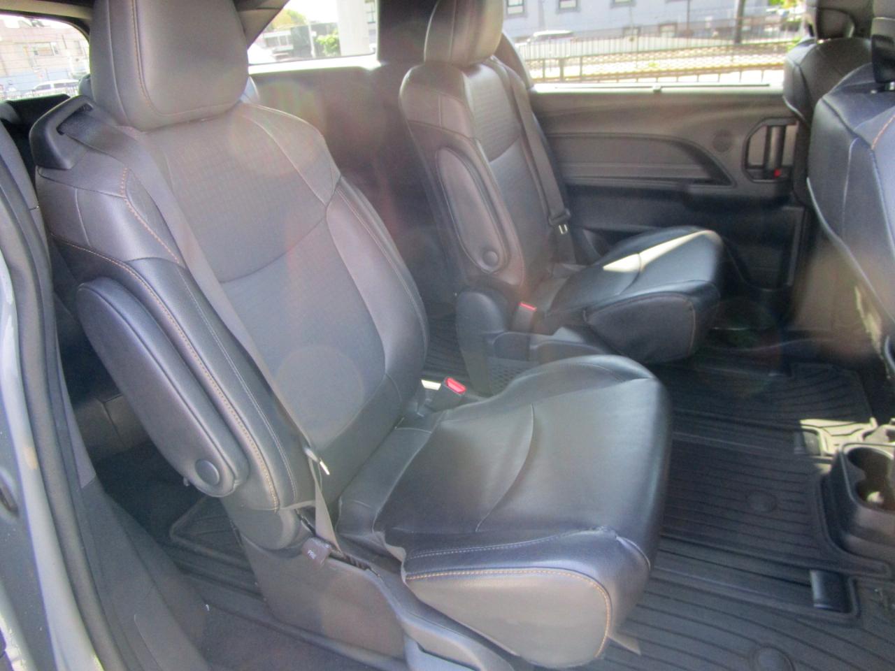Toyota Sienna  2023
