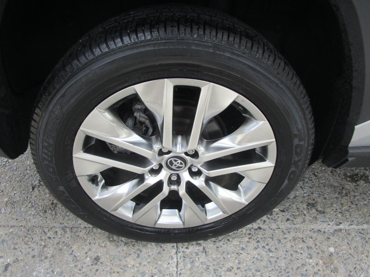 Toyota RAV4 XLE Premium AWD 2020