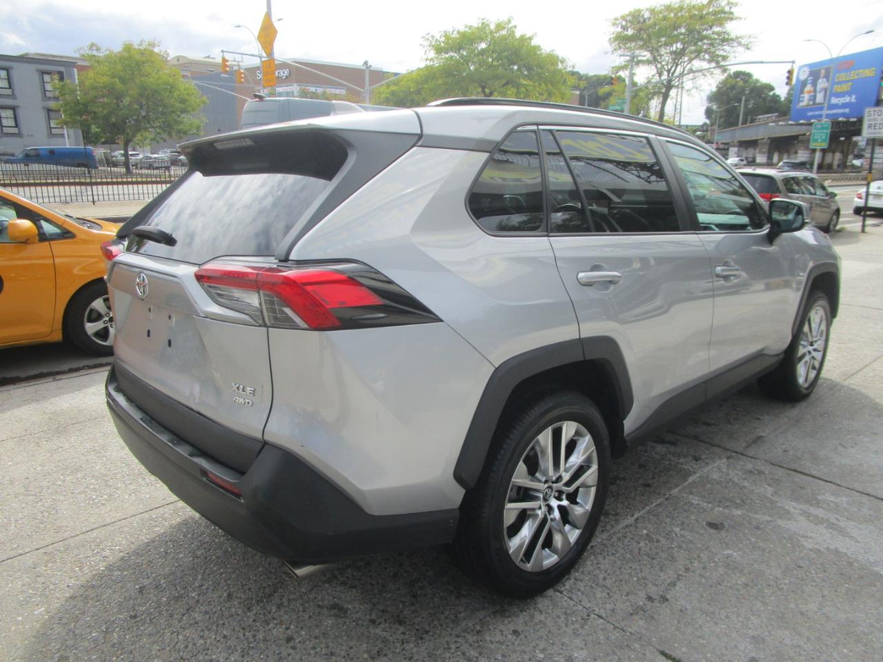 Toyota RAV4 XLE Premium AWD 2020