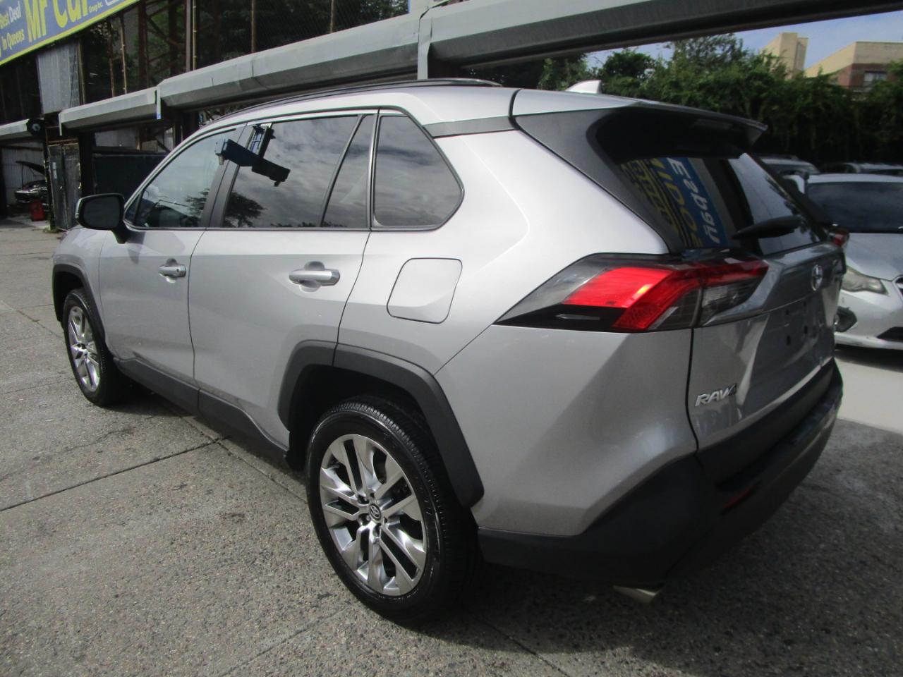 Toyota RAV4 XLE Premium AWD 2020