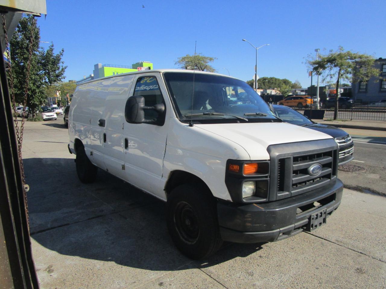 Ford Econoline E-350 Super Duty 2011