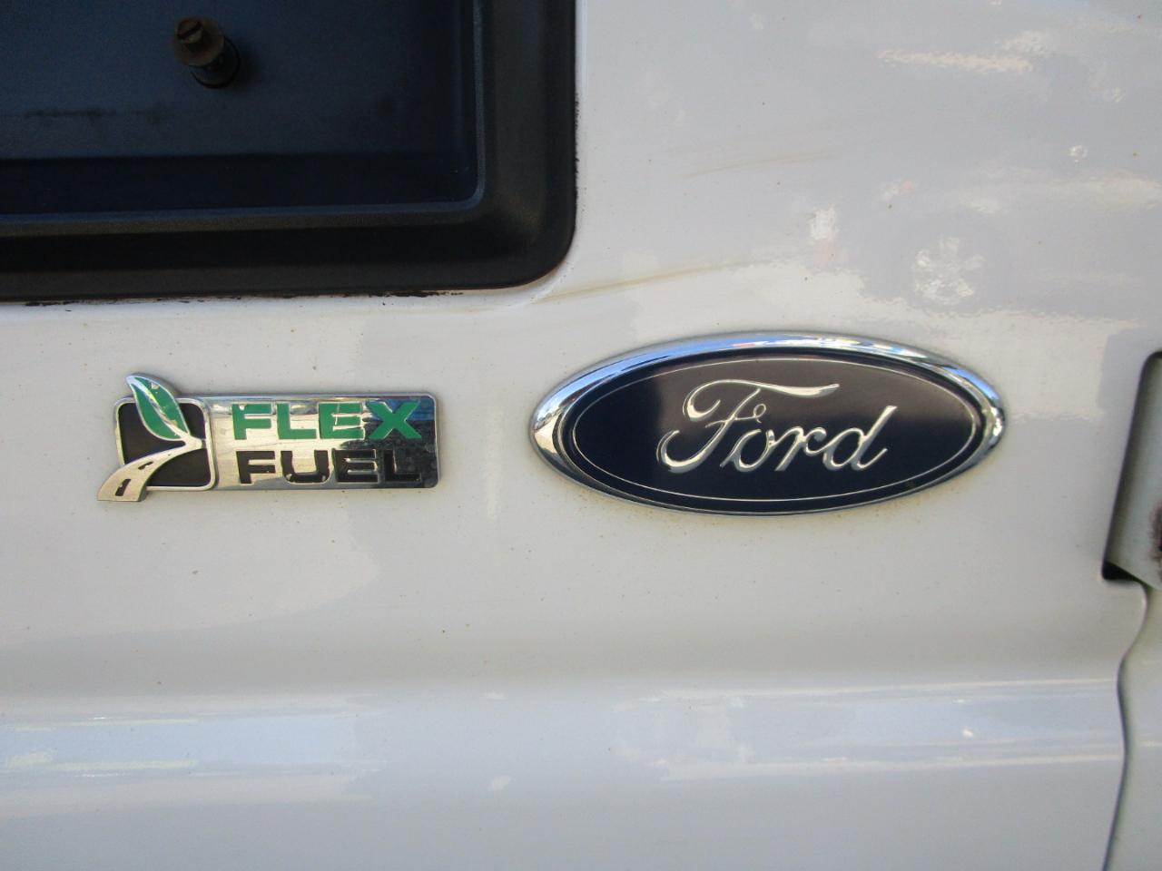 Ford Econoline E-350 Super Duty 2011