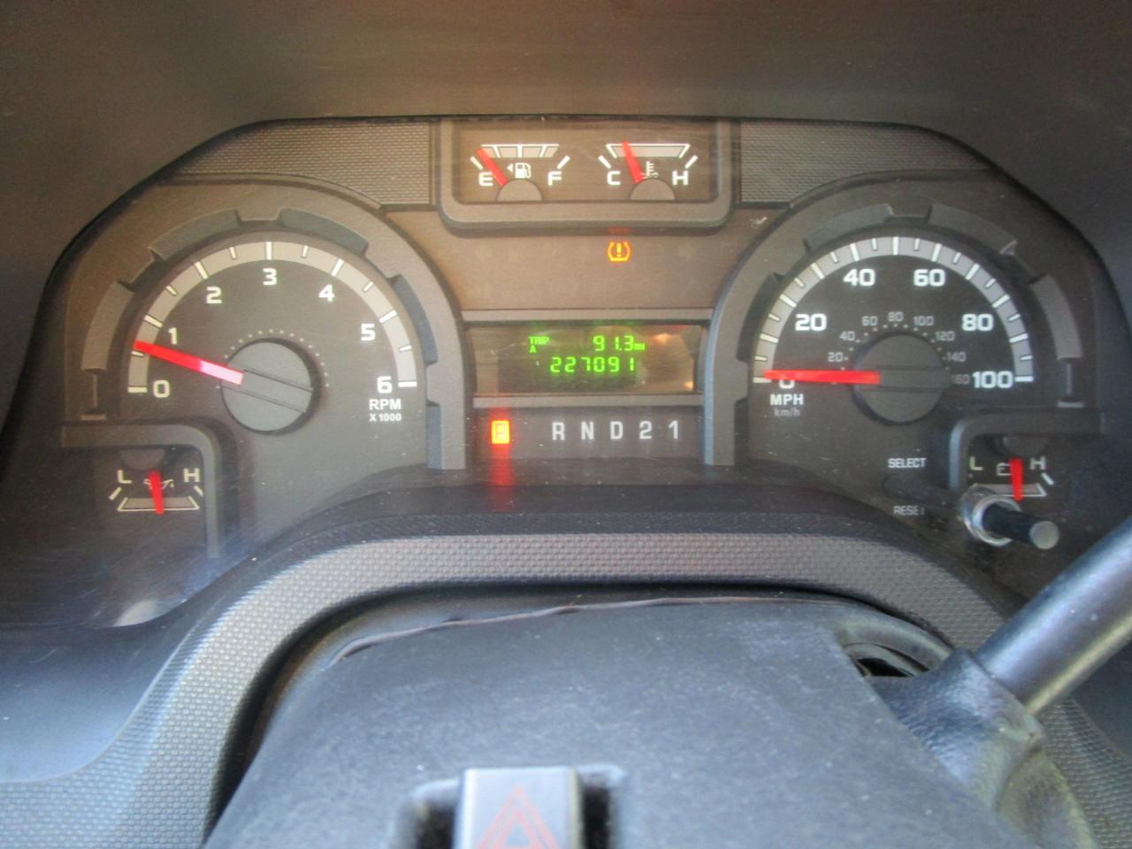 Ford Econoline E-350 Super Duty 2011