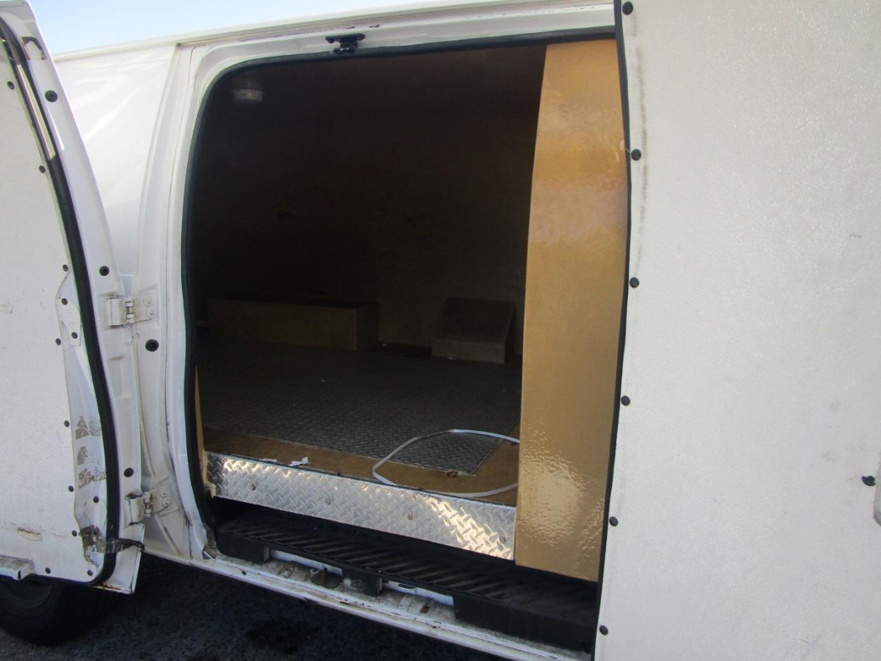 Ford Econoline E-350 Super Duty 2011