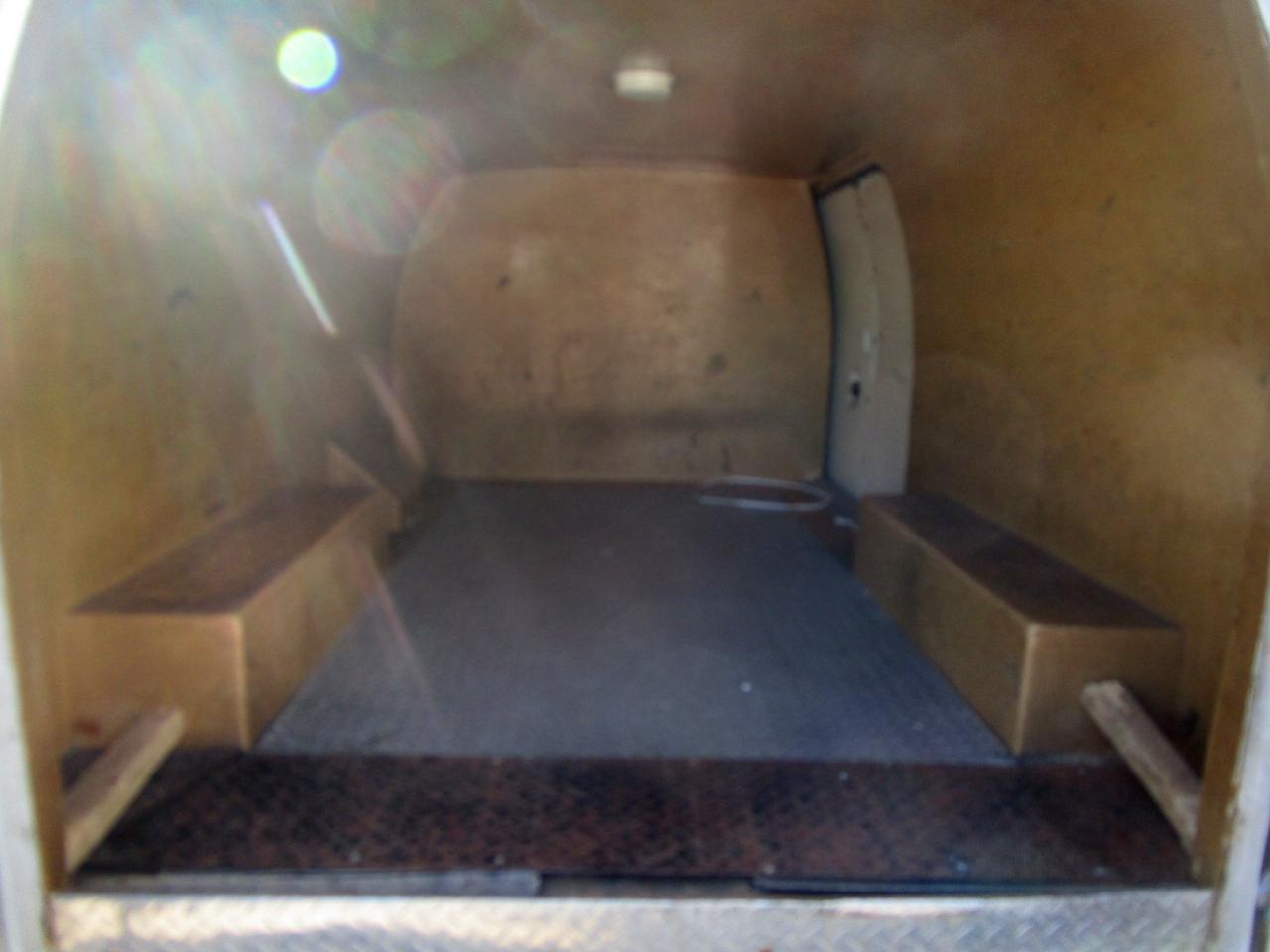 Ford Econoline E-350 Super Duty 2011