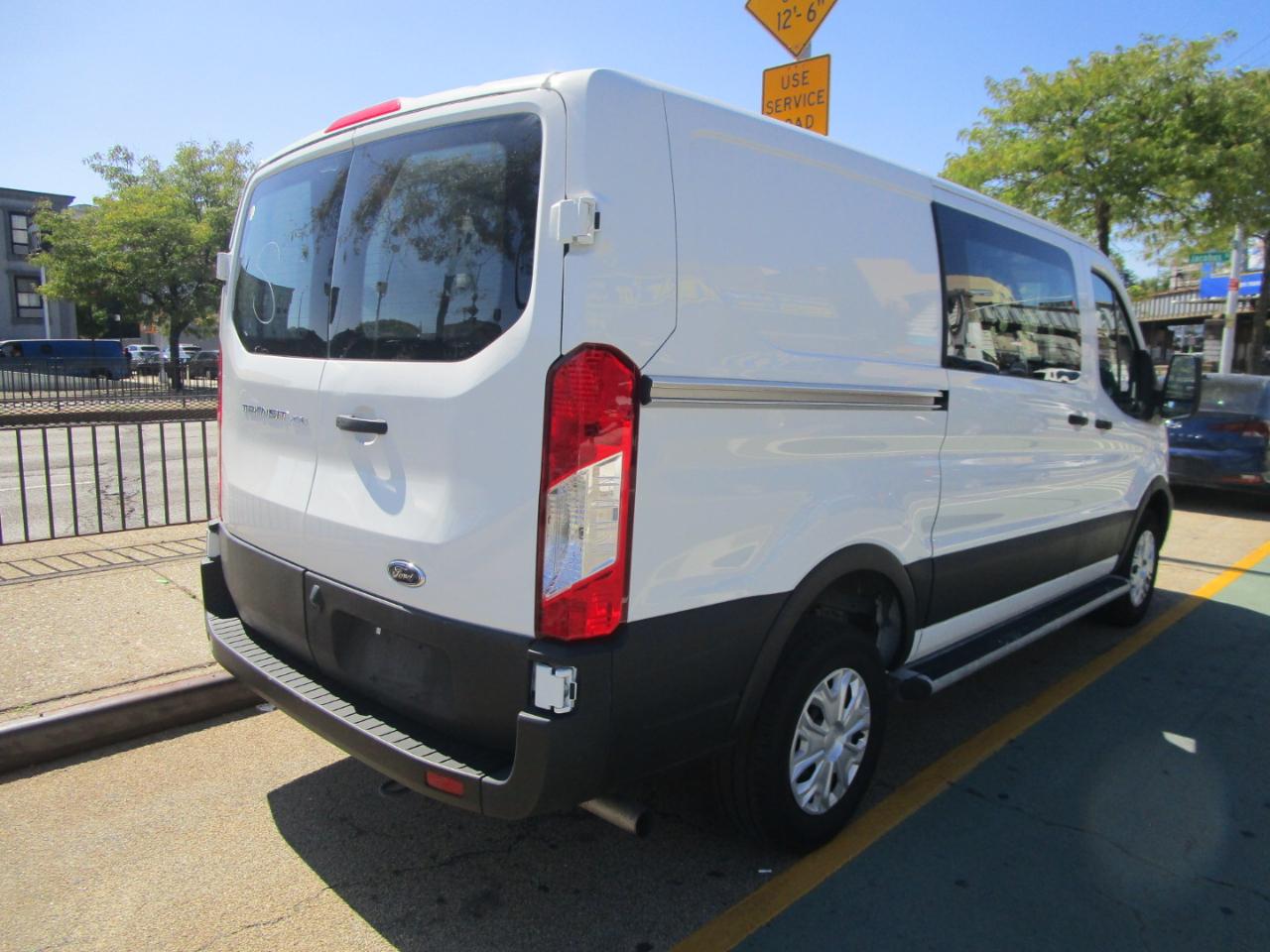 Ford Transit 250 Van 2025