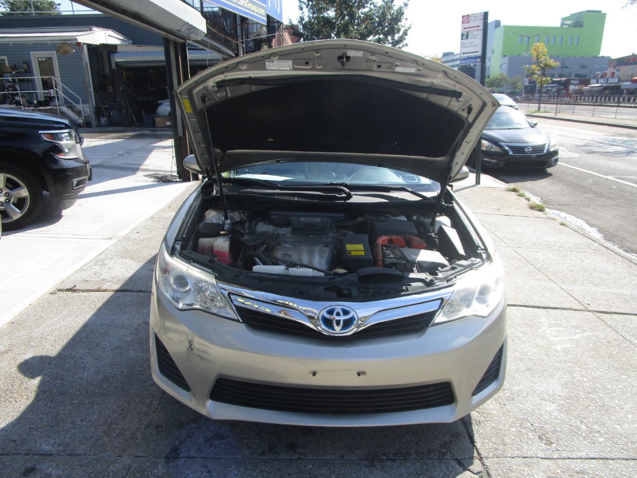 Toyota Camry Hybrid LE 2013