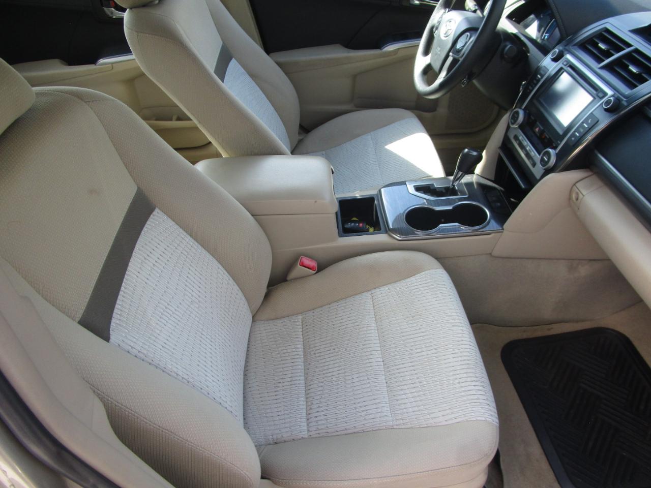 Toyota Camry Hybrid LE 2013