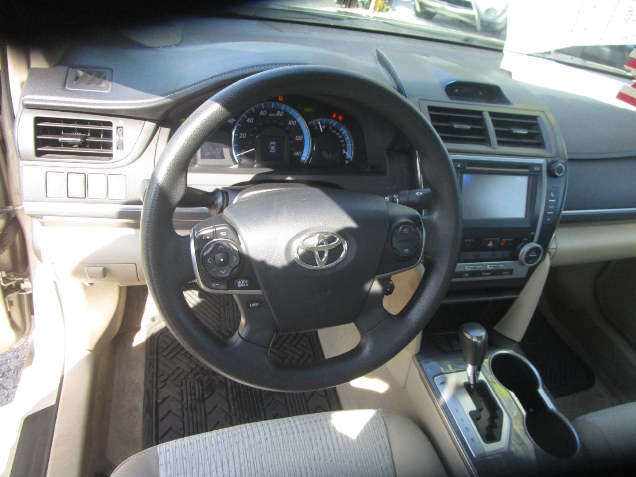 Toyota Camry Hybrid LE 2013