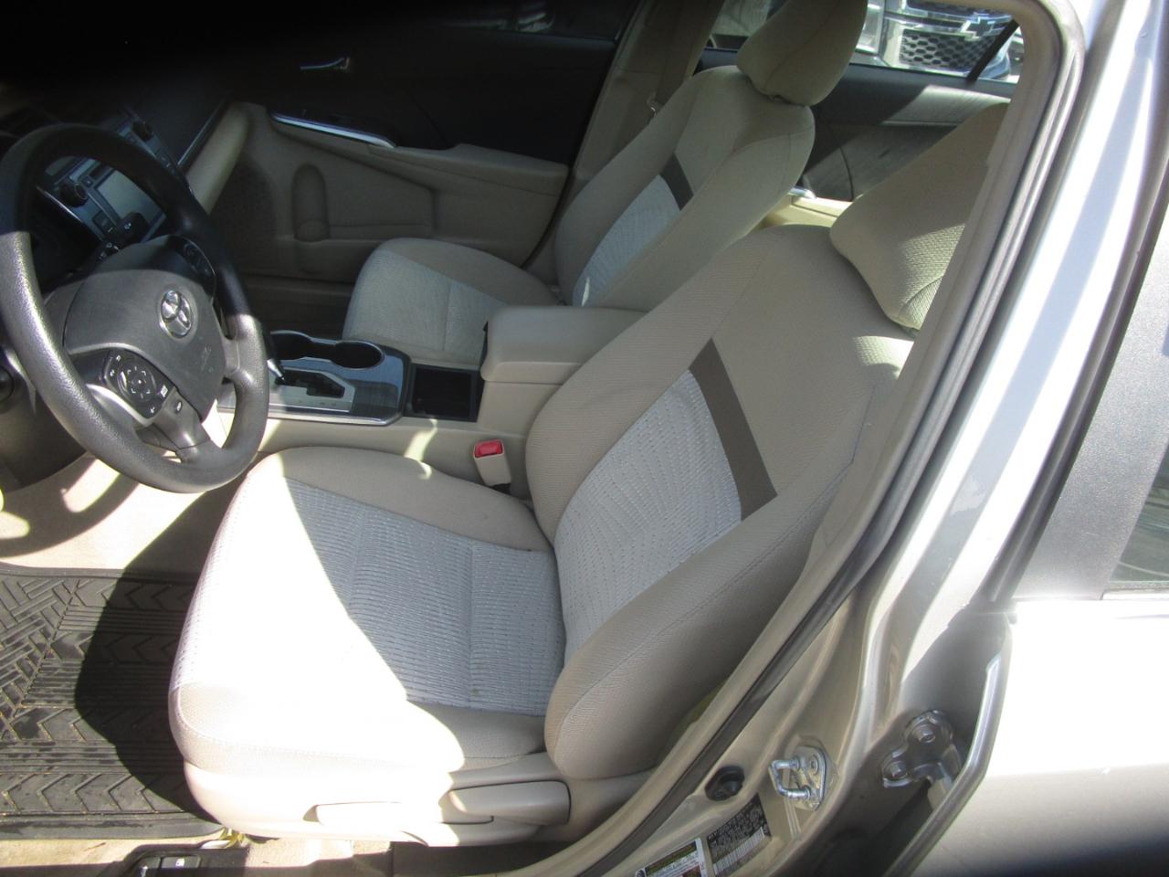 Toyota Camry Hybrid LE 2013