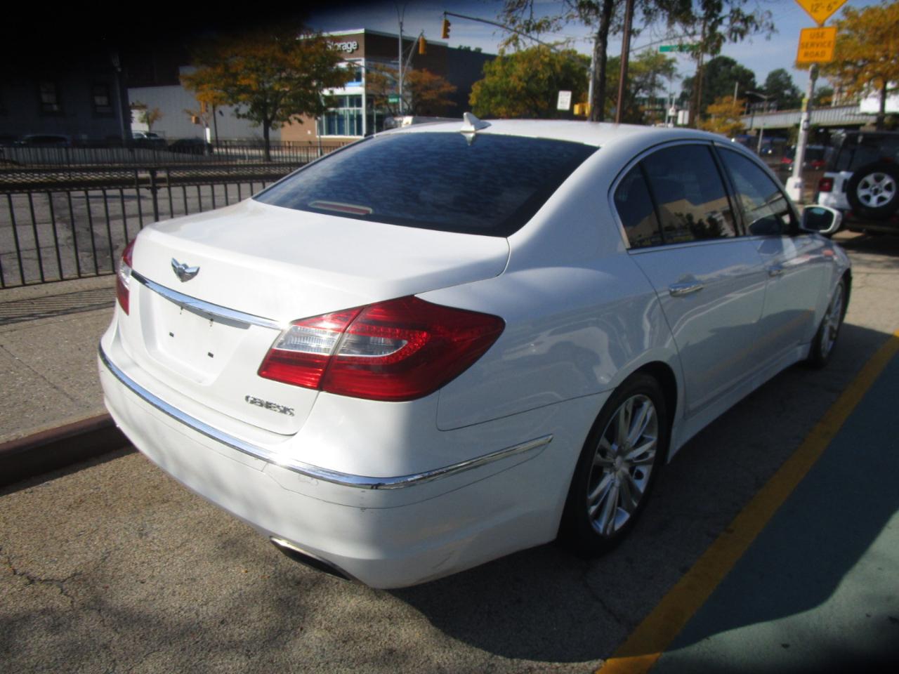 Hyundai Genesis 3.8L 2013