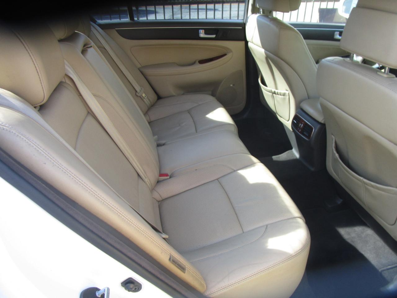 Hyundai Genesis 3.8L 2013