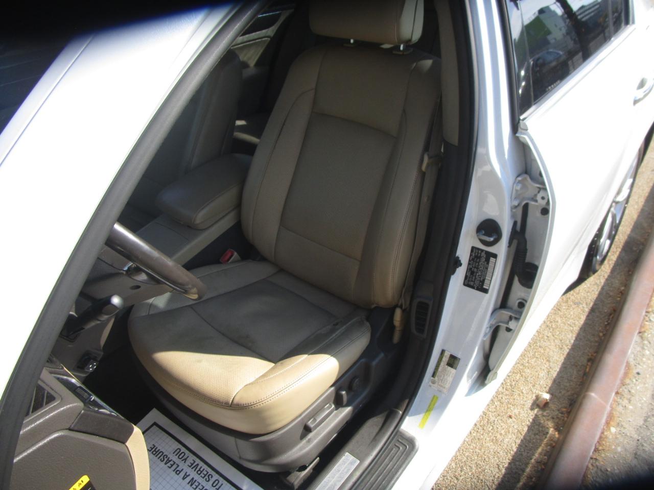 Hyundai Genesis 3.8L 2013
