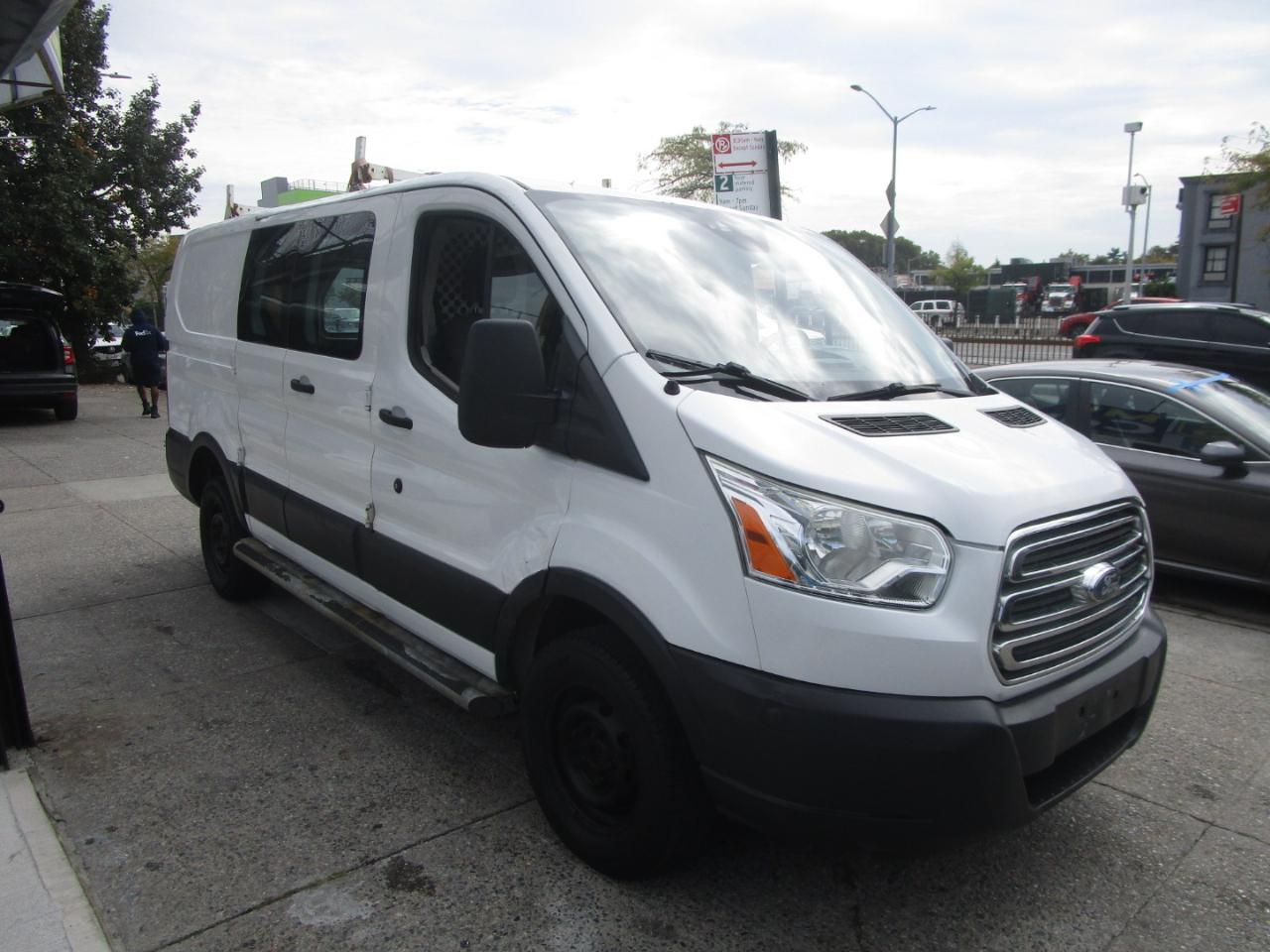 Ford Transit 250 Van Low Roof 60/40 Pass.130-in. WB 2016