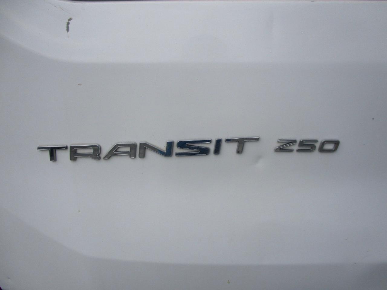 Ford Transit 250 Van Low Roof 60/40 Pass.130-in. WB 2016