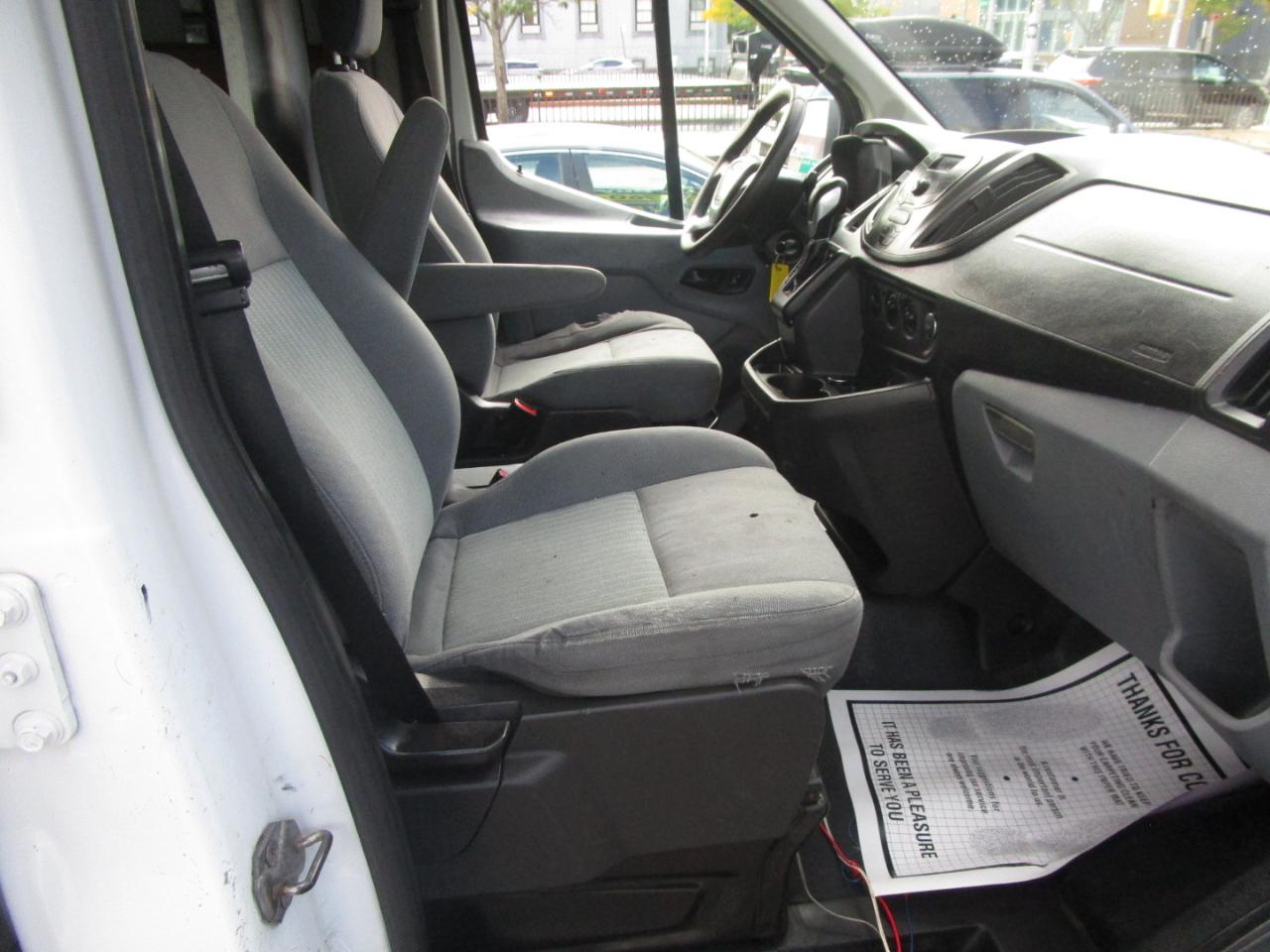 Ford Transit 250 Van Low Roof 60/40 Pass.130-in. WB 2016