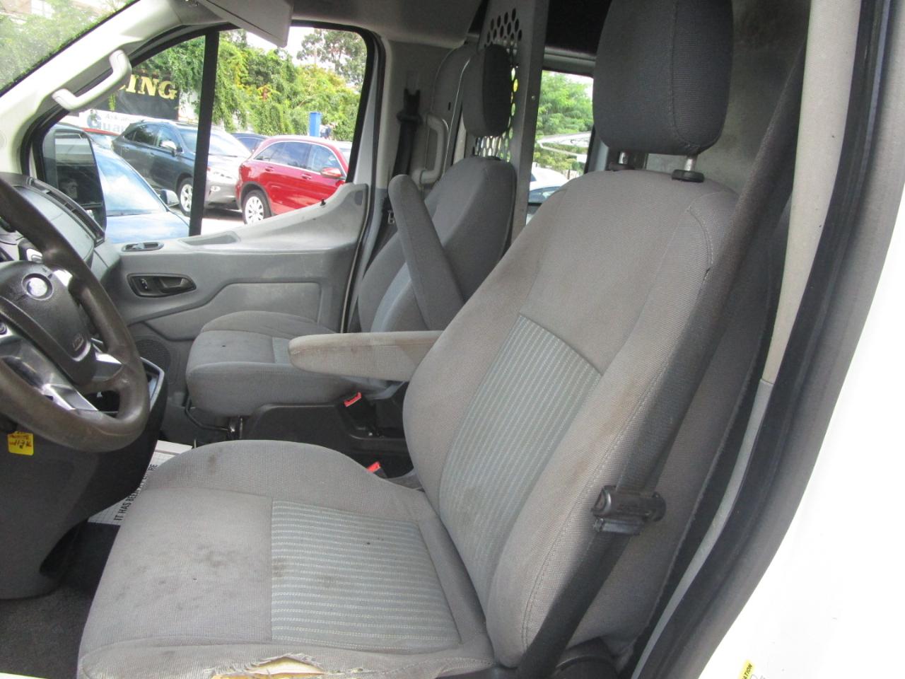 Ford Transit 250 Van Low Roof 60/40 Pass.130-in. WB 2016