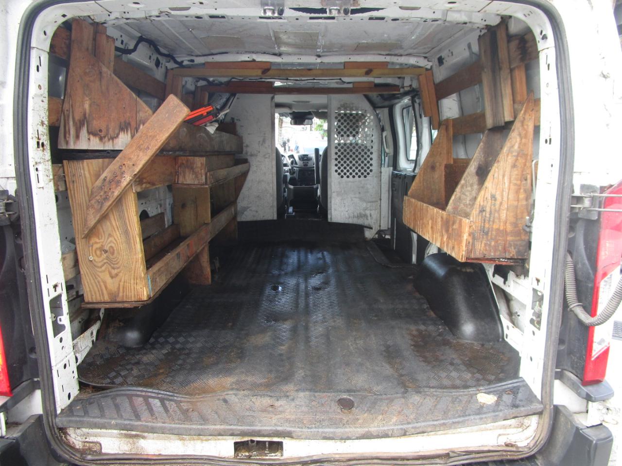 Ford Transit 250 Van Low Roof 60/40 Pass.130-in. WB 2016