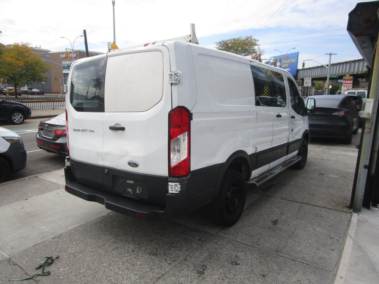 Ford Transit 250 Van Low Roof 60/40 Pass.130-in. WB 2016
