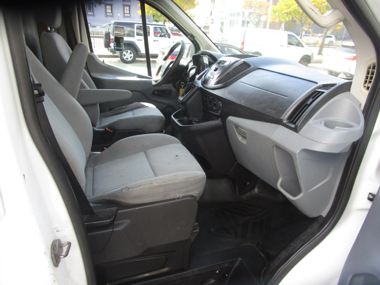 Ford Transit  2015