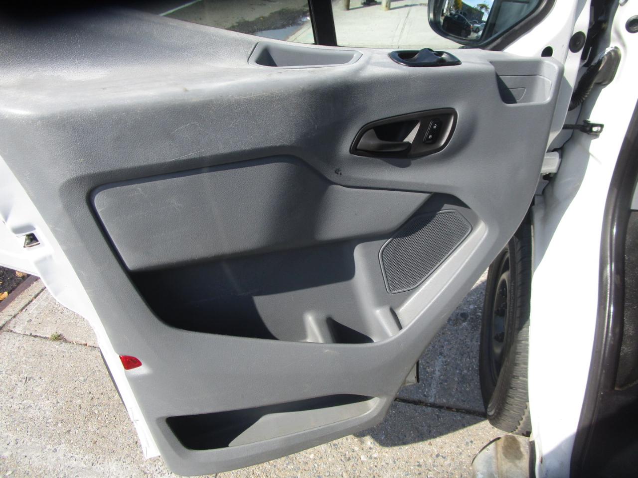 Ford Transit  2015