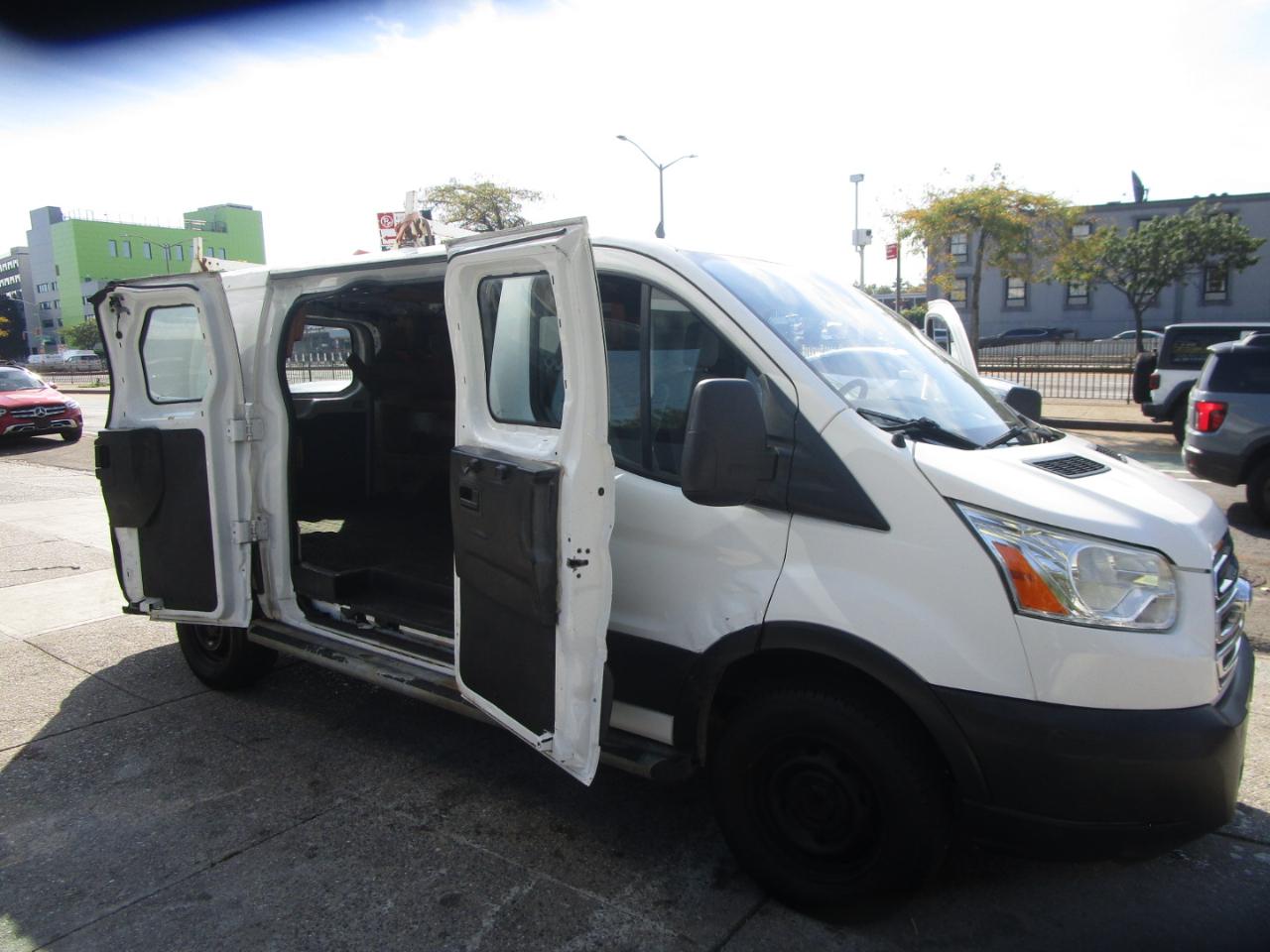 Ford Transit  2015