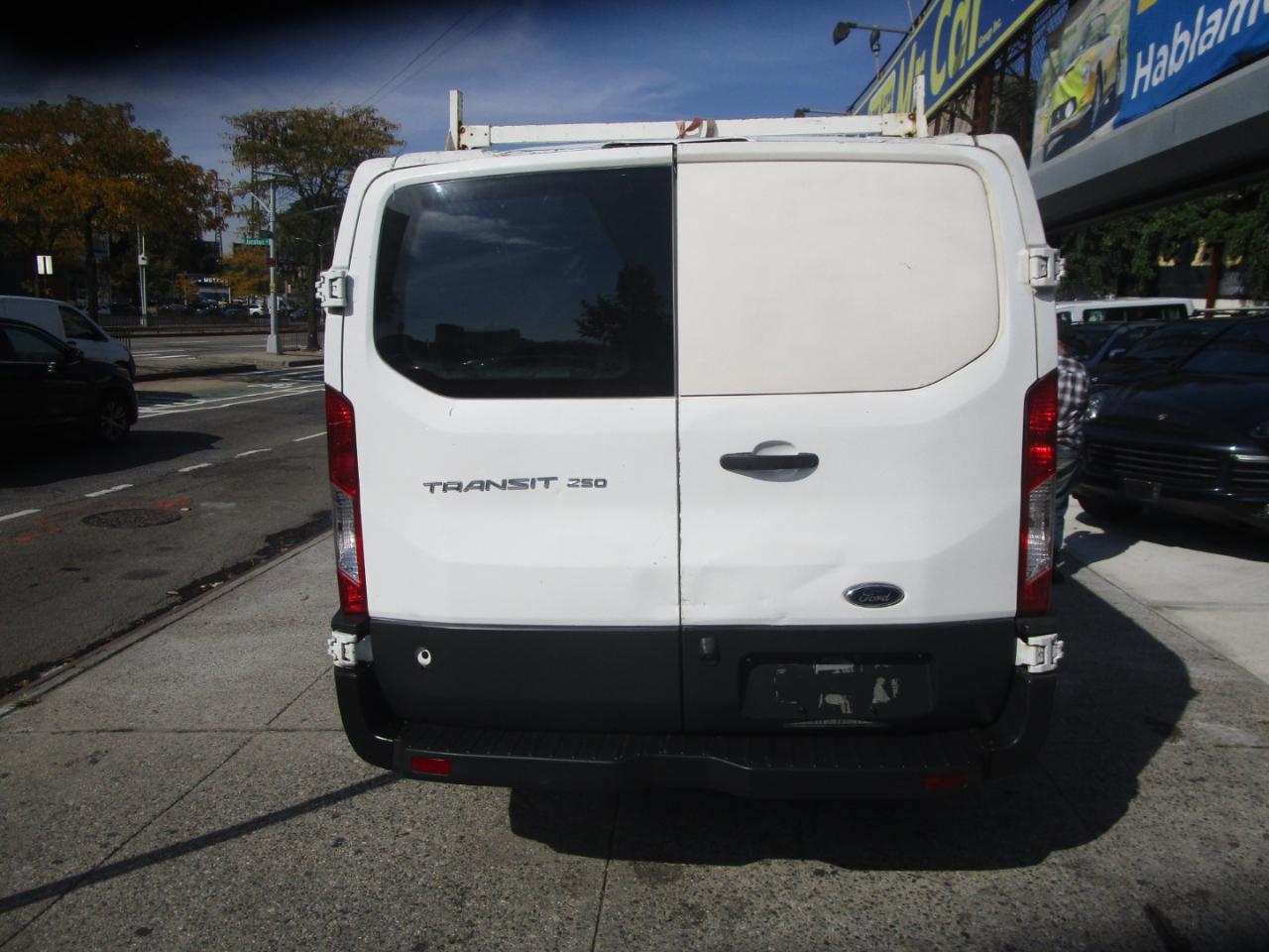 Ford Transit  2015