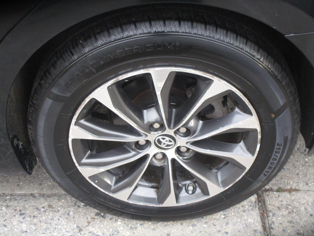 Toyota Avalon XLE 2016