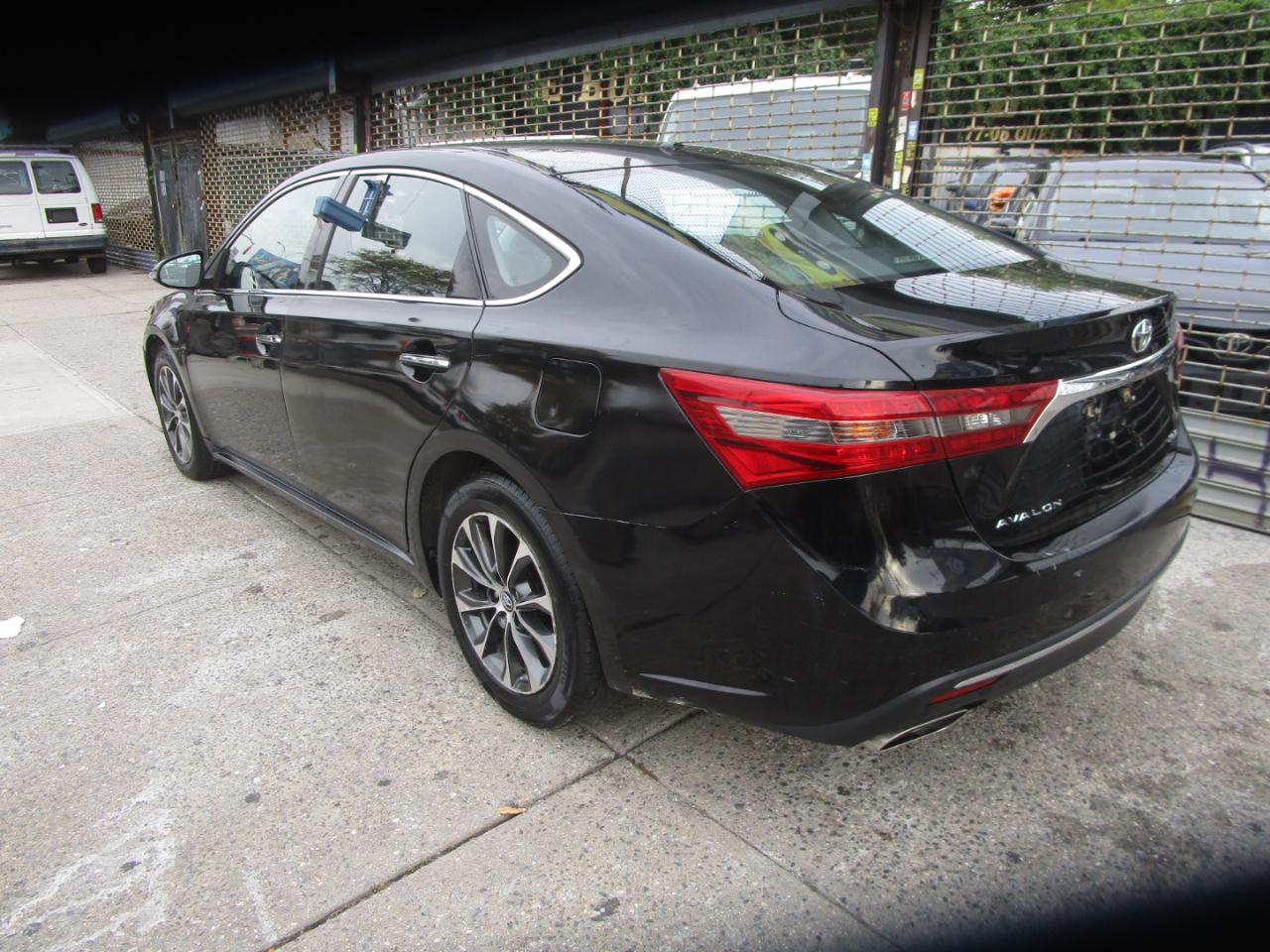 Toyota Avalon XLE 2016